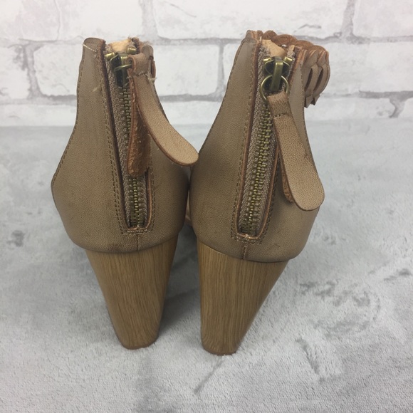 Qupid Tan Chiunky Heel Ankle Strap Sandal Size 10 - Picture 5 of 8